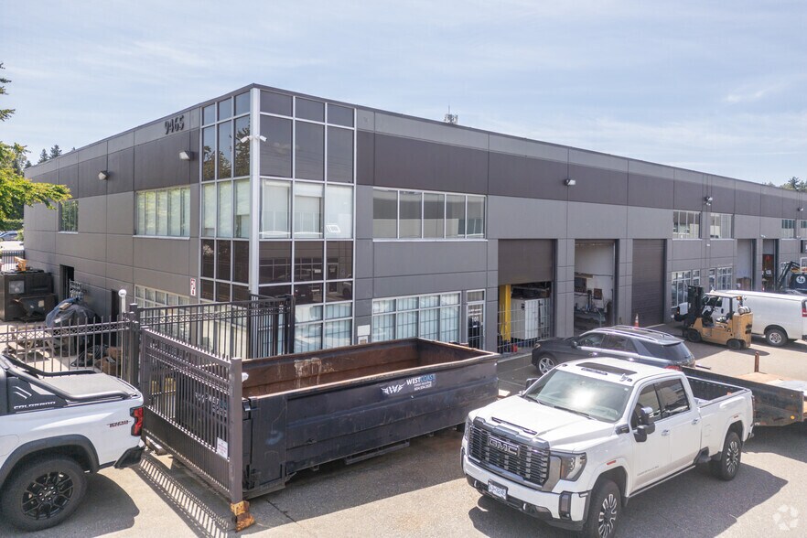 9465 189th St, Surrey, BC à vendre - Photo principale - Image 1 de 9