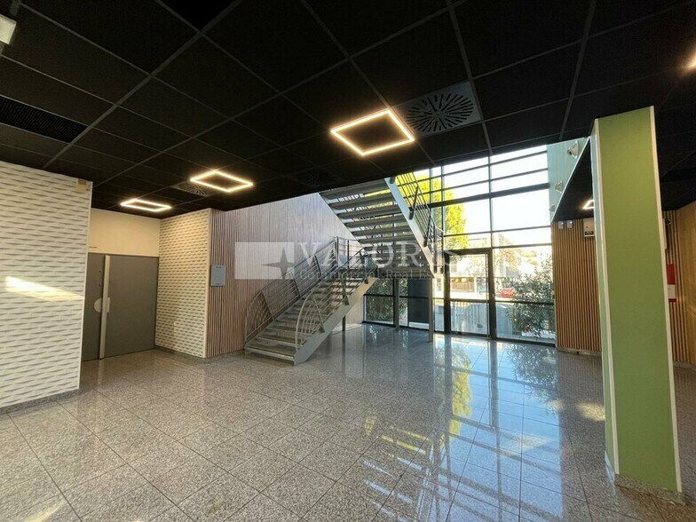 Bureau dans Marseille à louer - Hall d’entrée - Image 2 de 12