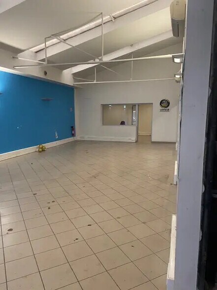 Retail in Issy-les-Moulineaux for sale - Building Photo - Image 1 of 7