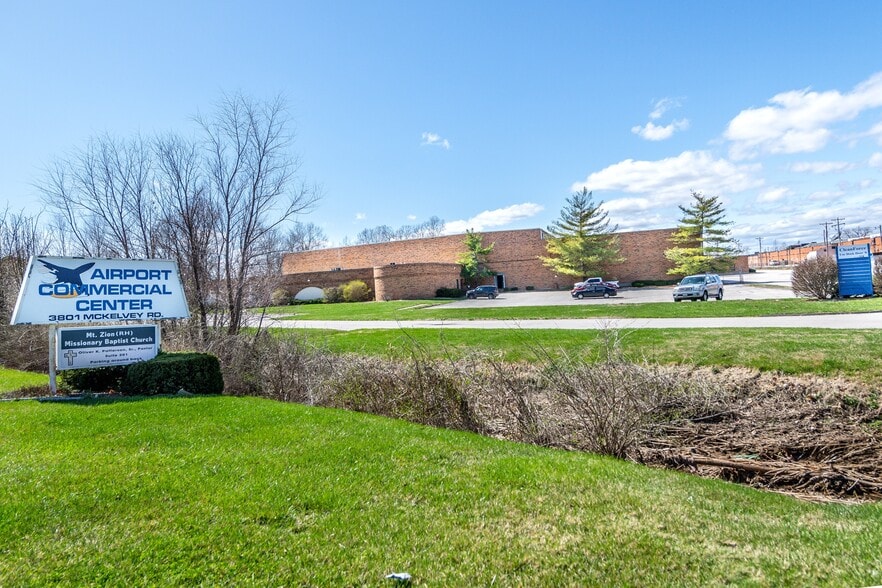 3801 McKelvey Rd, Bridgeton, MO for lease - Building Photo - Image 1 of 6