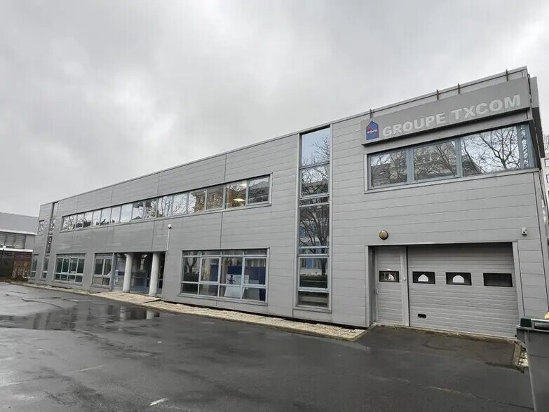 Office in Le Plessis-Robinson for lease - Building Photo - Image 1 of 20