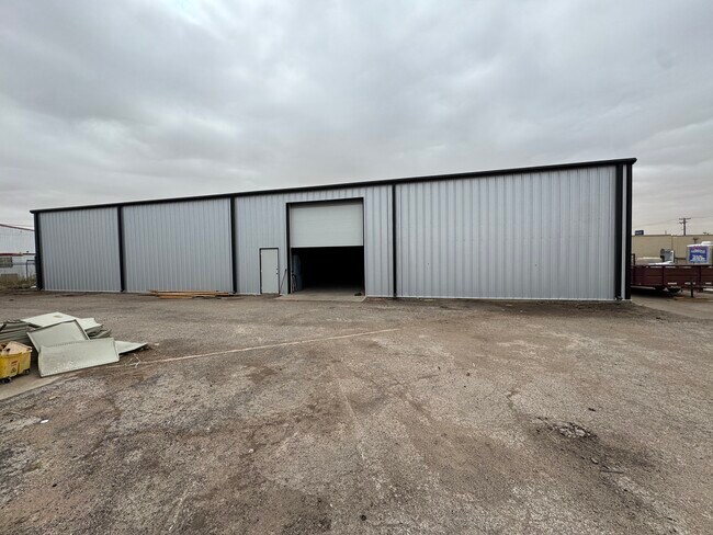 Plus de détails pour 3305 Bankhead Hwy, Midland, TX - Industriel à vendre