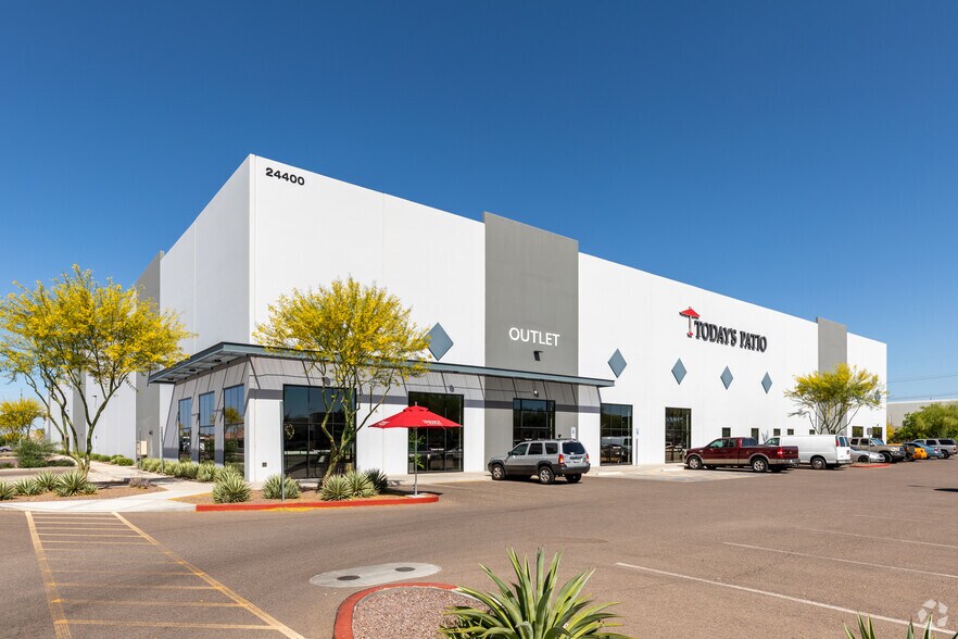 24400 N 19th Ave, Phoenix, AZ à louer - Photo du bâtiment - Image 2 de 5