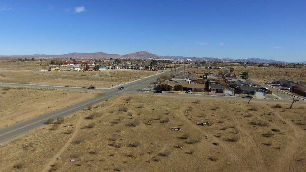 Bartlett Ave, Adelanto, CA for sale - Primary Photo - Image 1 of 14