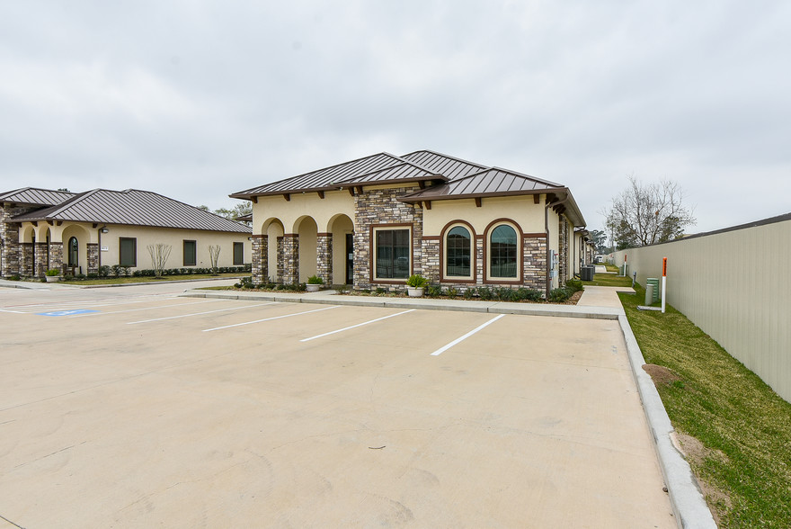 12807 Haynes Rd, Houston, TX à louer - Photo du bâtiment - Image 1 de 23