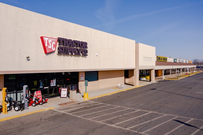 More details for 150 S Kennedy Dr, Carpentersville, IL - Office/Retail, Retail for Lease