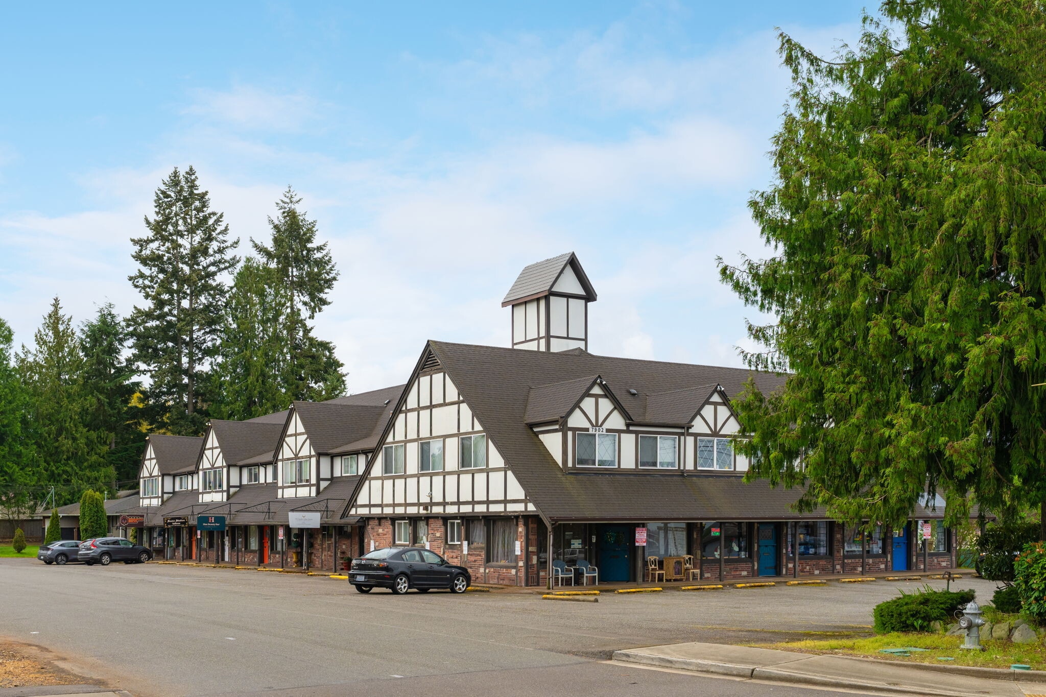 7902 27th St W, University Place, WA for sale Primary Photo- Image 1 of 24