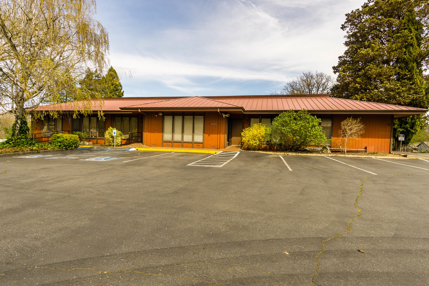 56 Madrone St, Willits, CA for sale - Building Photo - Image 1 of 1