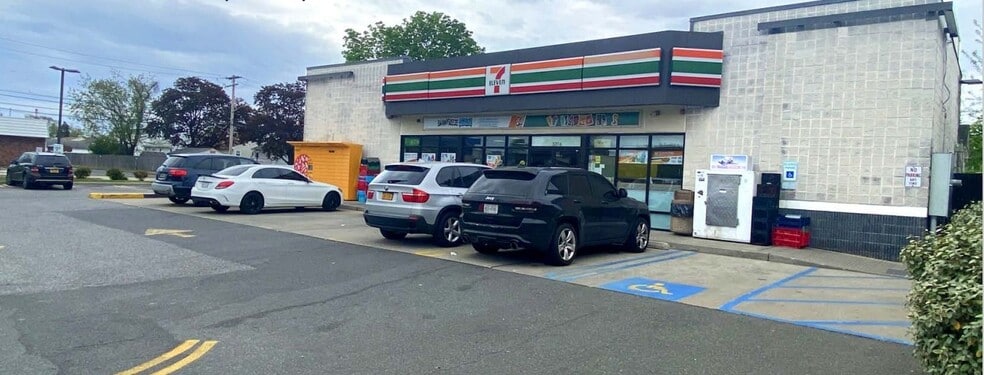 3274 Long Beach Rd, Oceanside, NY for sale - Primary Photo - Image 2 of 7