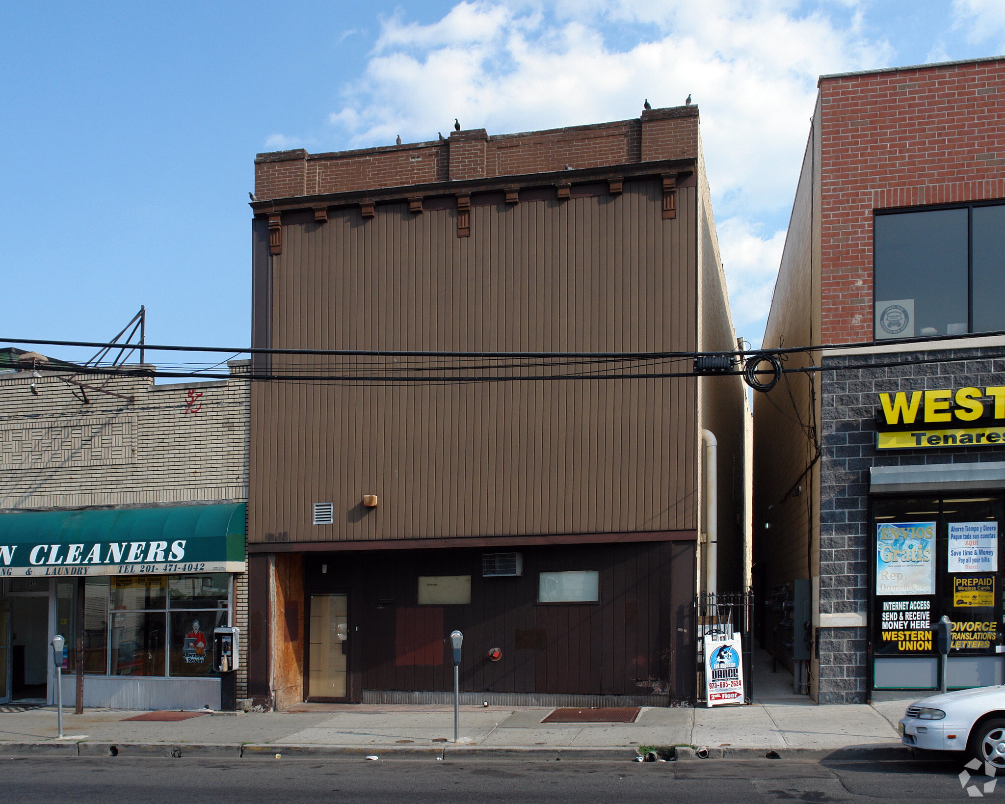 249 Monroe St, Passaic, NJ à vendre Photo du bâtiment- Image 1 de 1