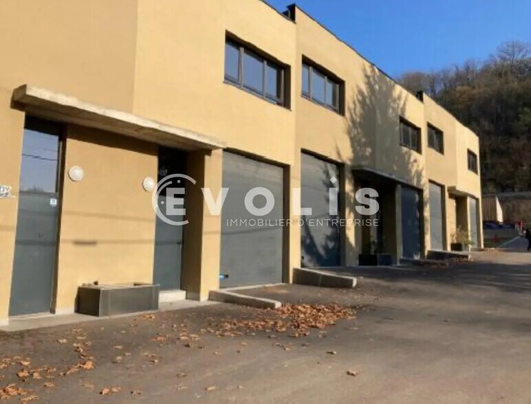 Flex dans Fleurieu-sur-Saône à louer - Photo du bâtiment - Image 1 de 7