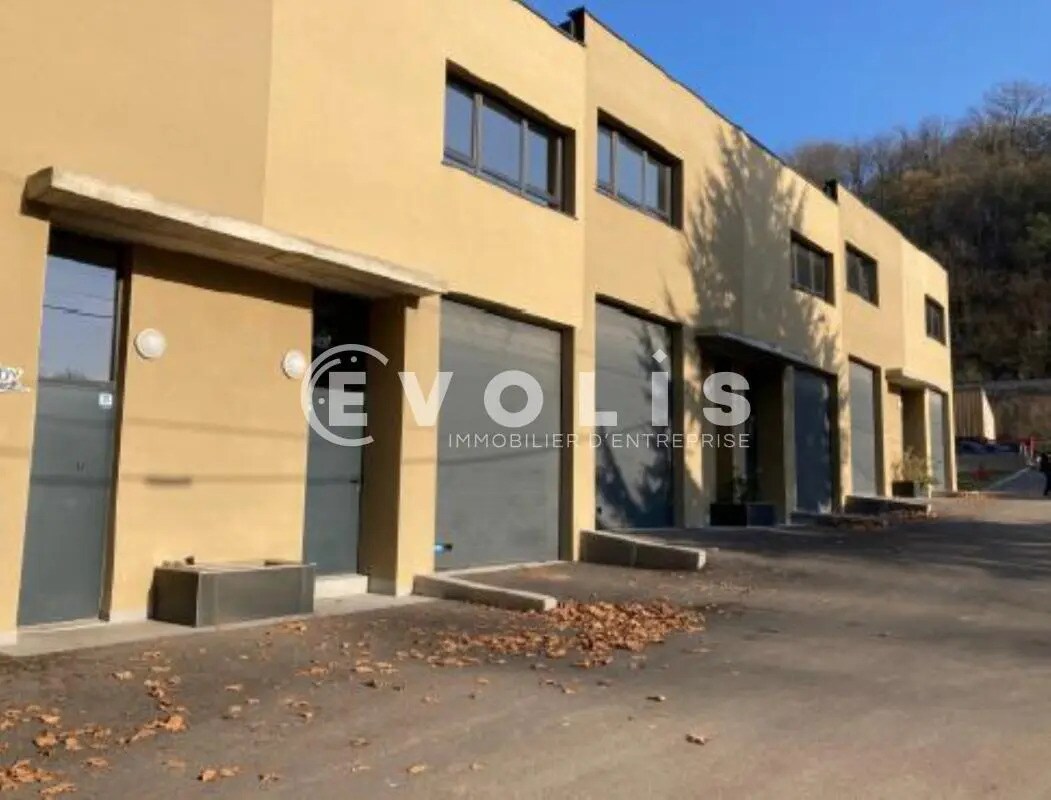 Flex dans Fleurieu-sur-Saône à louer Photo du bâtiment- Image 1 de 8
