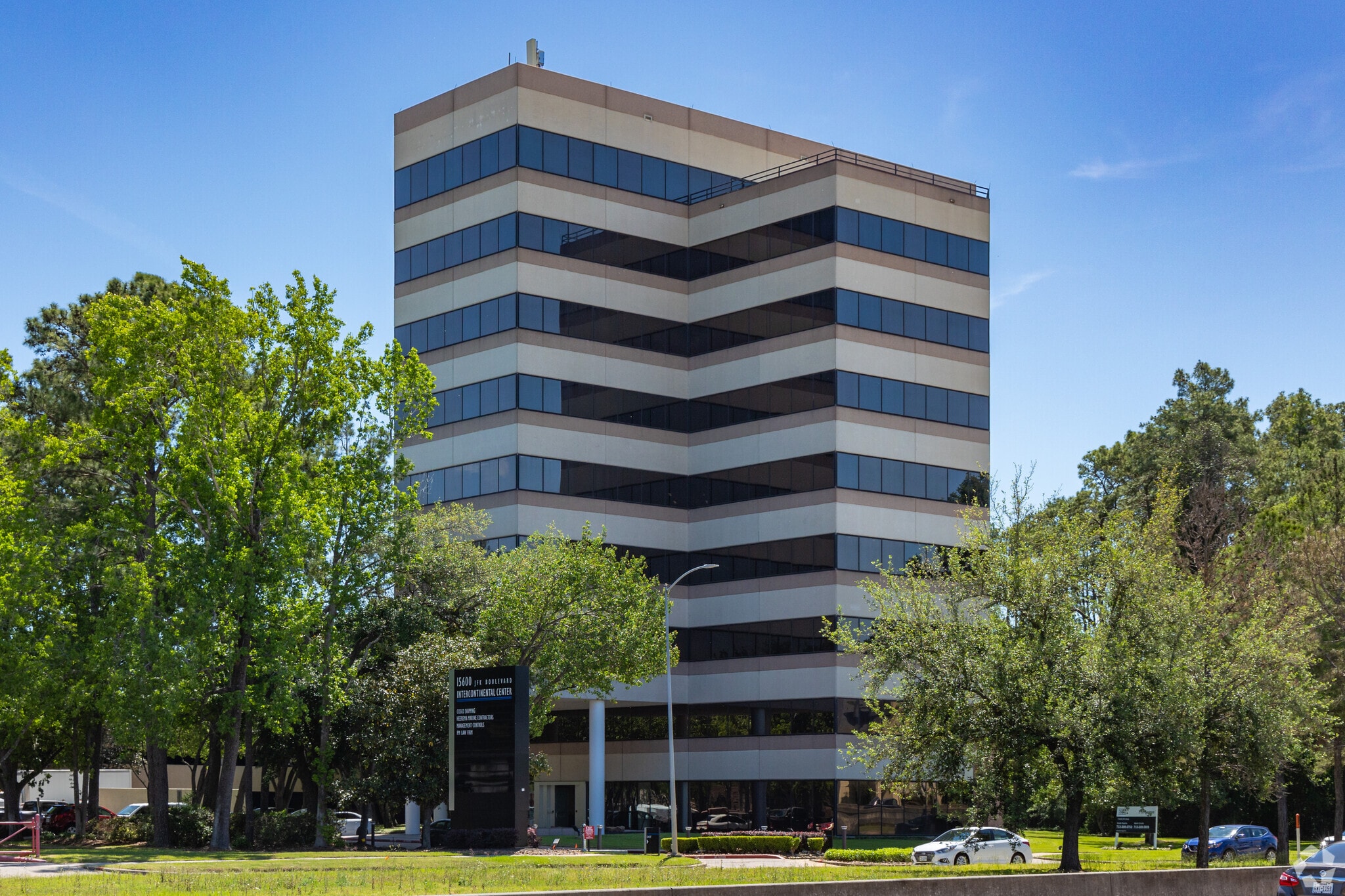 15600 John F Kennedy Blvd, Houston, TX for lease Primary Photo- Image 1 of 12