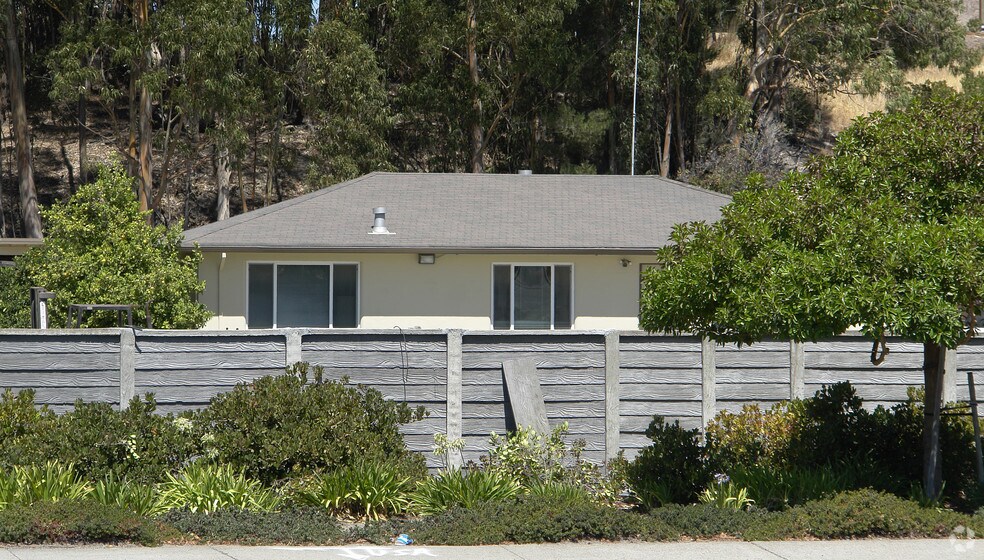 890 San Pablo Ave, Pinole, CA à vendre - Photo du bâtiment - Image 2 de 3