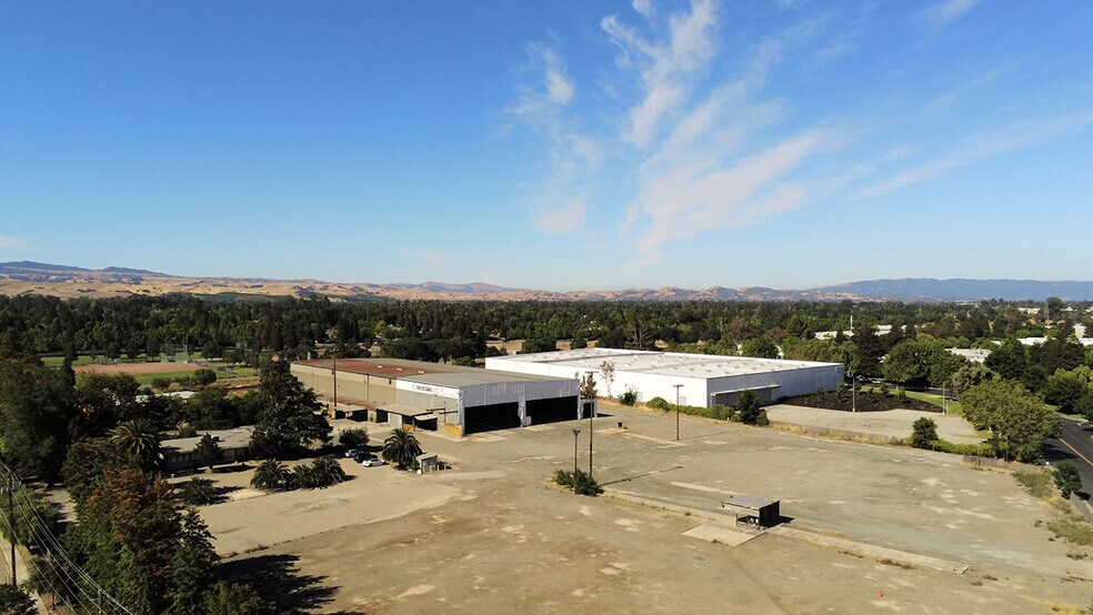 355 S Vasco Rd, Livermore, CA à louer - Photo du bâtiment - Image 2 de 2