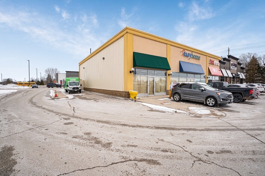 1074 10th St, Hanover, ON for lease - Building Photo - Image 1 of 1
