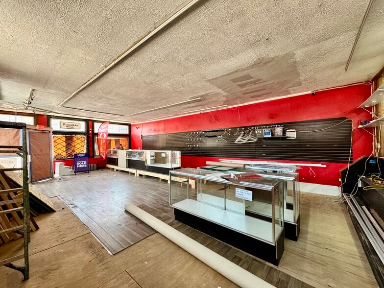 2675-2679 N Holton St, Milwaukee, WI for sale - Building Photo - Image 2 of 3