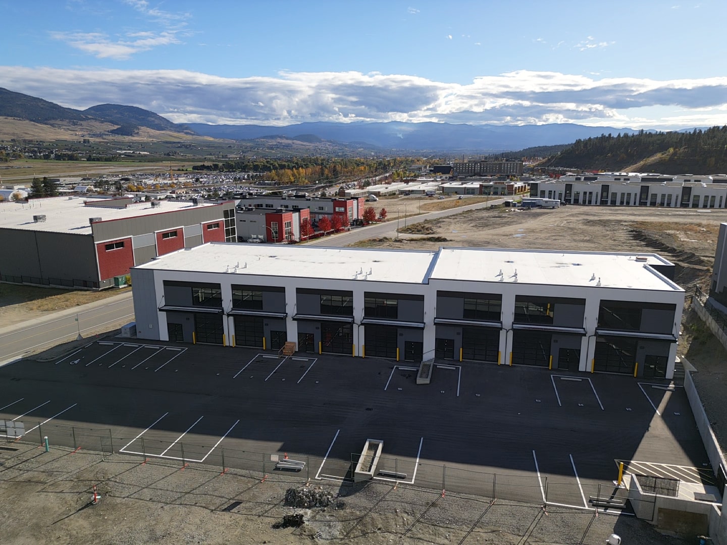 1990-2000 Pier Mac Way, Kelowna, BC for lease Building Photo- Image 1 of 3