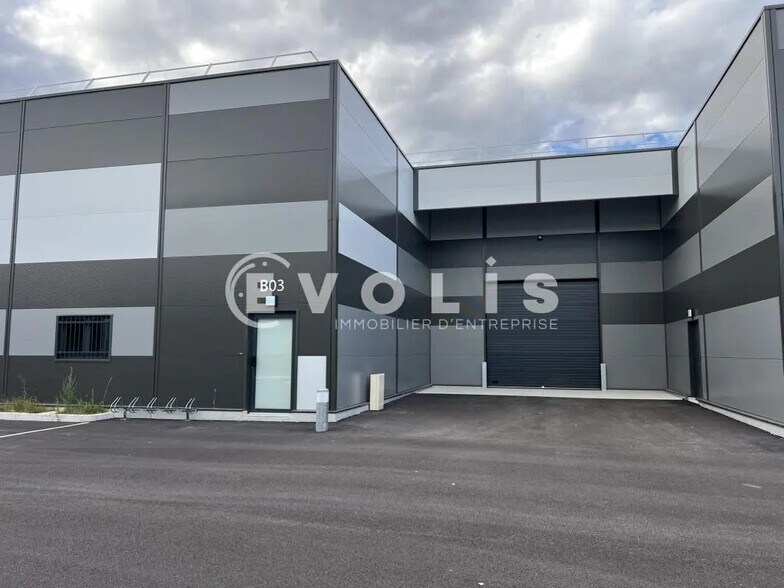 Flex dans Janneyrias à louer - Photo du bâtiment - Image 1 de 45