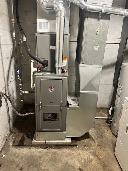 4495 Cranwood Pky, Warrensville Heights, OH à vendre - Photo du bâtiment - Image 2 de 9