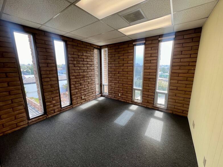 125 Mission St, Santa Cruz, CA for lease - Building Photo - Image 3 of 9