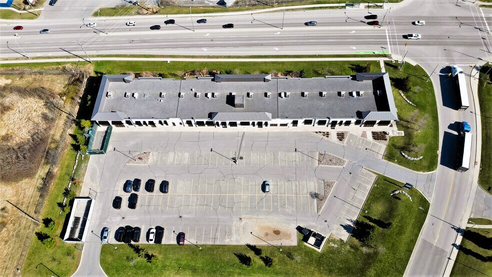 61 Hyperion Ct, Kingston, ON for lease - Building Photo - Image 2 of 4