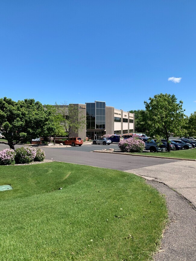 Plus de détails pour 7300 Hudson Blvd N, Oakdale, MN - Plusieurs types d'espaces à louer