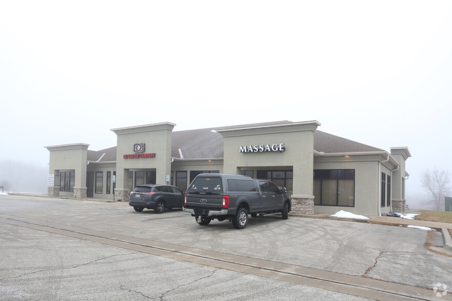503 Granite Dr, Peculiar, MO for lease - Building Photo - Image 2 of 2