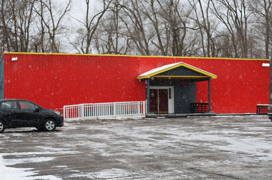 883 North Ave, Battle Creek, MI for sale - Building Photo - Image 2 of 11