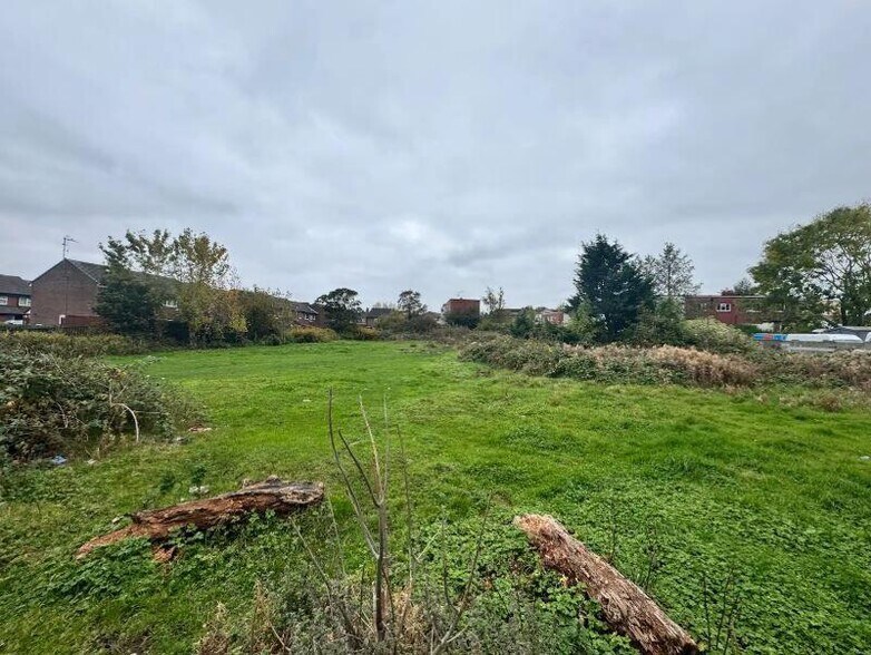 Former 22, Tennis Av, Bradford à vendre - Photo du bâtiment - Image 3 de 4