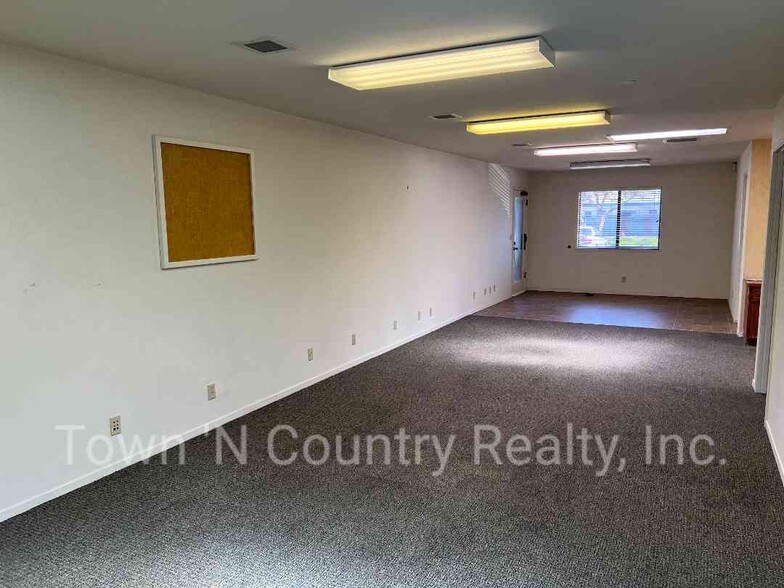 1000 Pajaro St, Salinas, CA for lease - Building Photo - Image 3 of 16