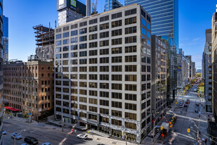 40 University Ave, Toronto ON - Services immobiliers commerciaux