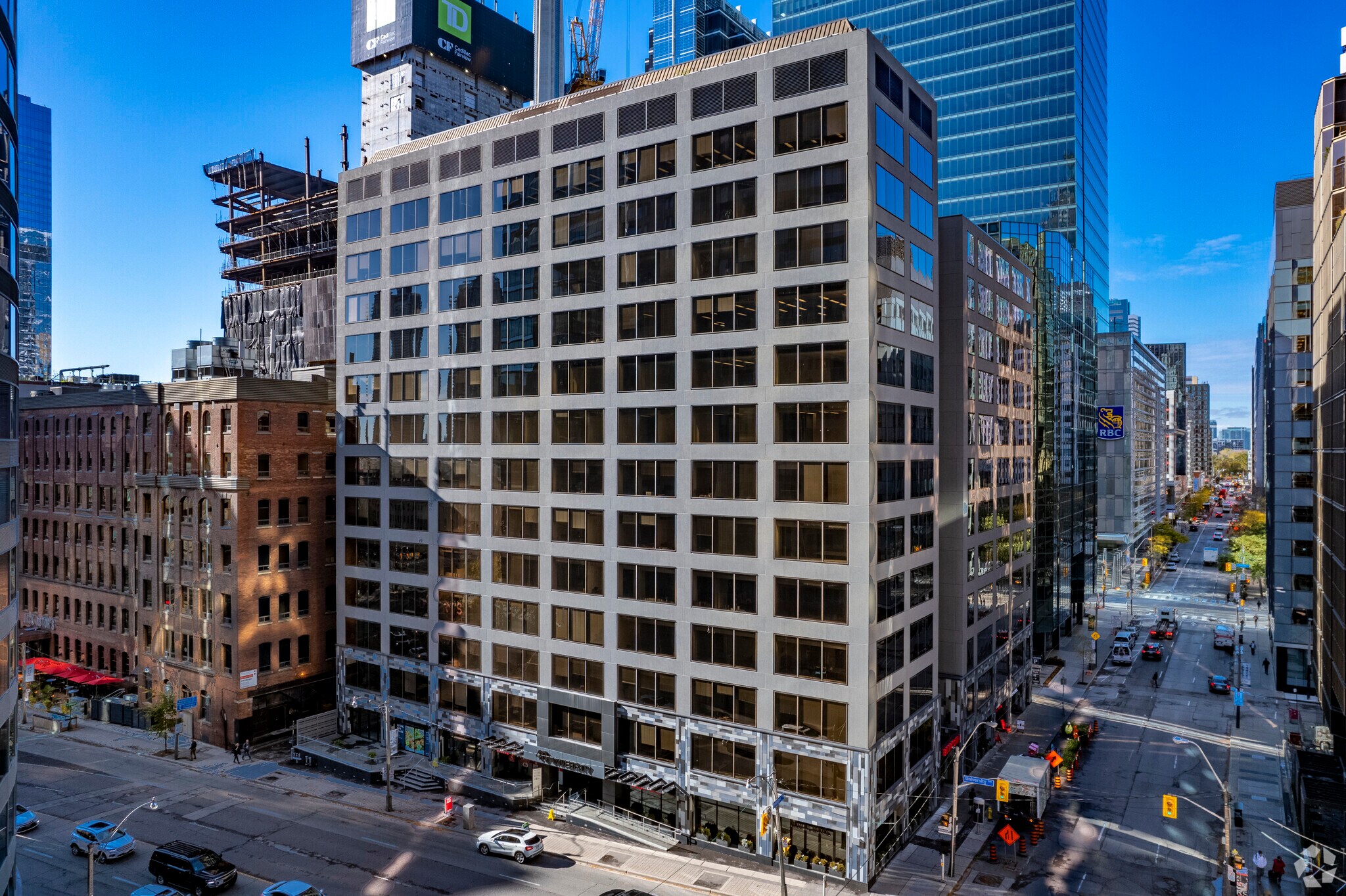 40 University Ave, Toronto, ON à louer Photo du bâtiment- Image 1 de 5