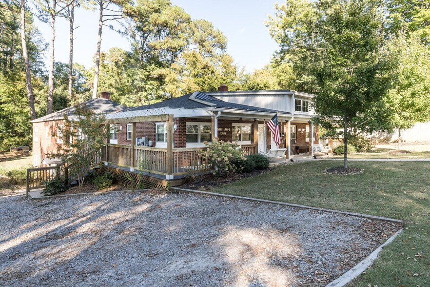 2404-2410 1/2 Van Dyke Ave, Raleigh, NC à vendre - Photo du bâtiment - Image 2 de 10
