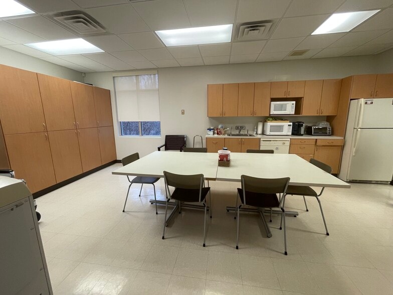 5156 Blazer Pky, Dublin, OH for lease - Interior Photo - Image 2 of 23