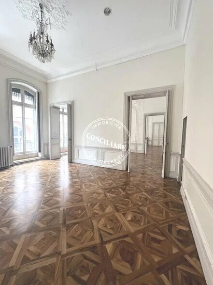 15 Rue D'Alsace Lorraine, Toulouse à louer - Photo du bâtiment - Image 2 de 5