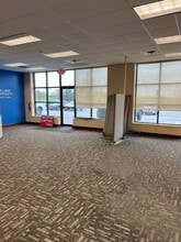 5761 C St SW, Cedar Rapids, IA for lease Building Photo- Image 1 of 6