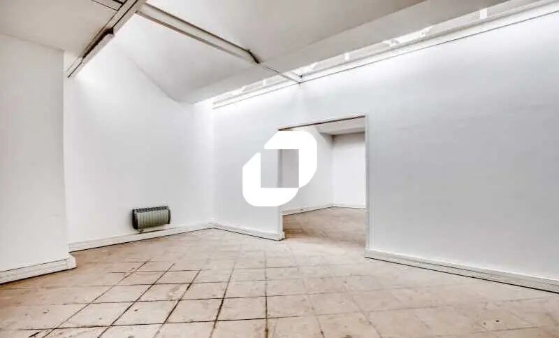 Office in Montreuil for lease - Interior Photo - Image 3 of 11