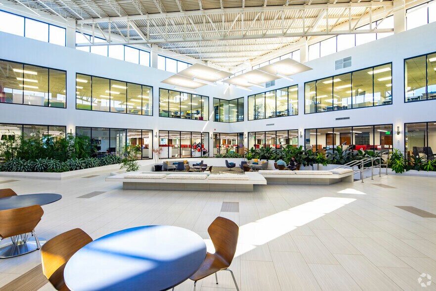 3407 W Martin Luther King Blvd, Tampa, FL for lease - Interior Photo - Image 3 of 5