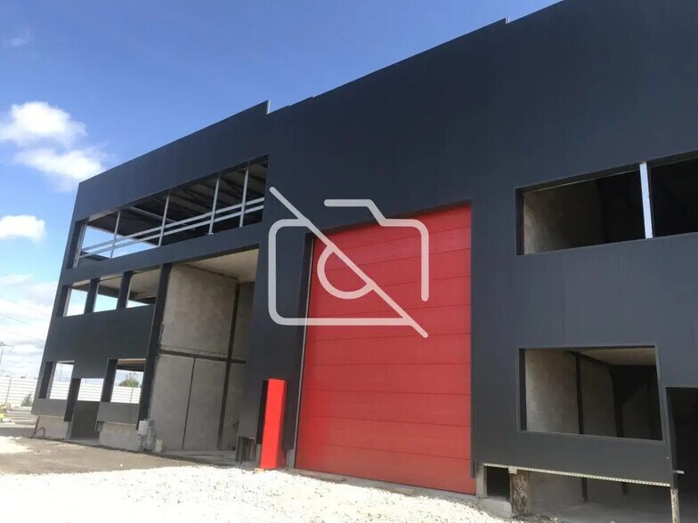 Flex in Saint-Germain-lès-Arpajon for lease - Primary Photo - Image 2 of 4