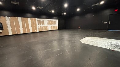 4825 E 82nd St, Indianapolis, IN for lease Interior Photo- Image 2 of 8