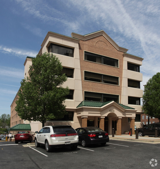 4401 East-West Hwy, Bethesda, MD for lease - Building Photo - Image 1 of 3