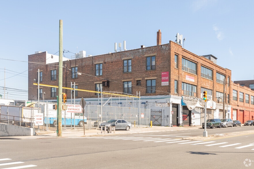 130-11 Atlantic Ave, Richmond Hill, NY for sale - Primary Photo - Image 1 of 8