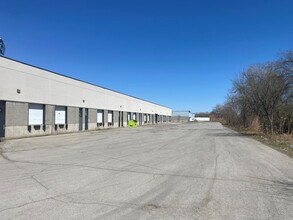480-518 Av Lépine, Dorval, QC à louer Photo du bâtiment- Image 2 de 4