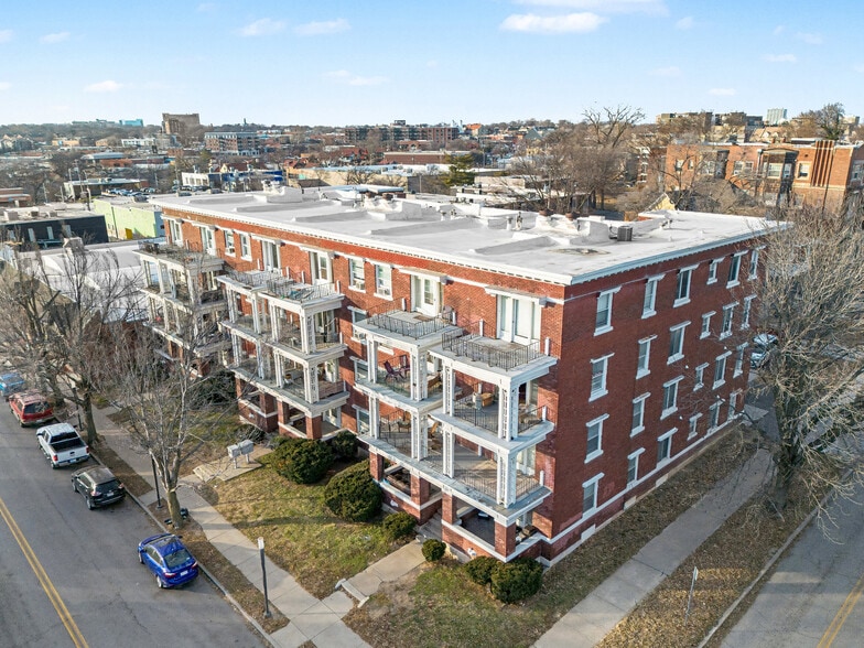 112 E 43rd St, Kansas City, MO à vendre - Photo du bâtiment - Image 3 de 20