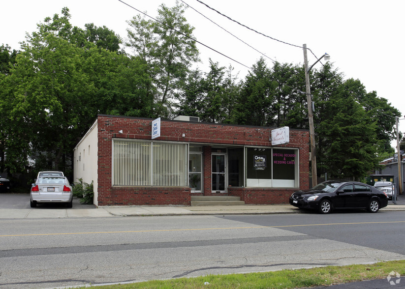 209-211 Albion St, Wakefield, MA à louer - Photo du bâtiment - Image 2 de 2