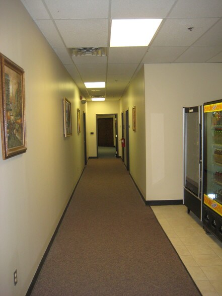 370 Campus Dr, Somerset, NJ à louer - Photo intérieure - Image 3 de 12