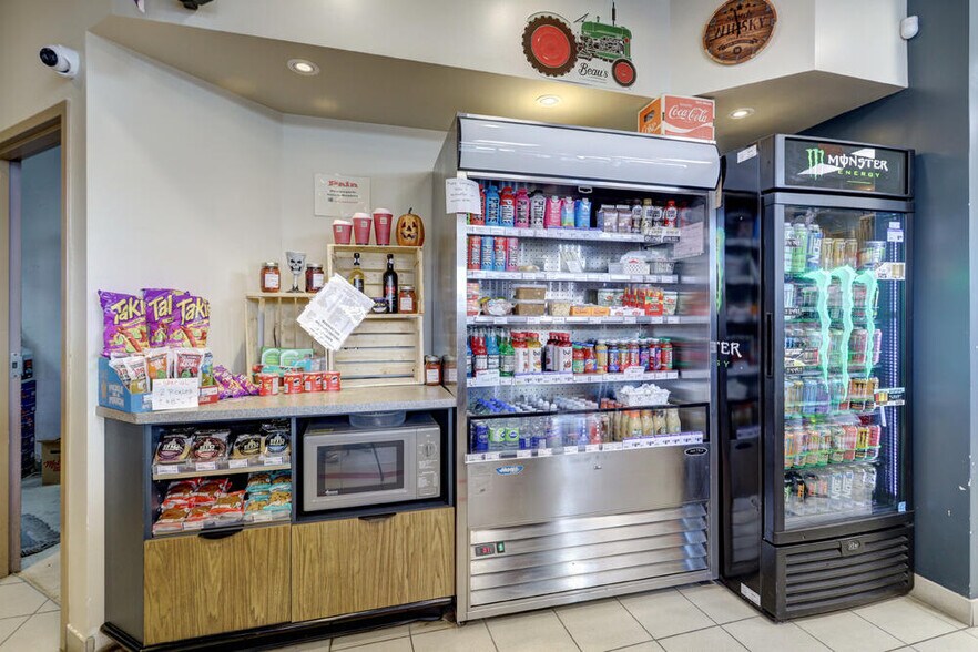 600 Rue De La Visitation, Saint-charles-borromee, QC for sale - Interior Photo - Image 3 of 5