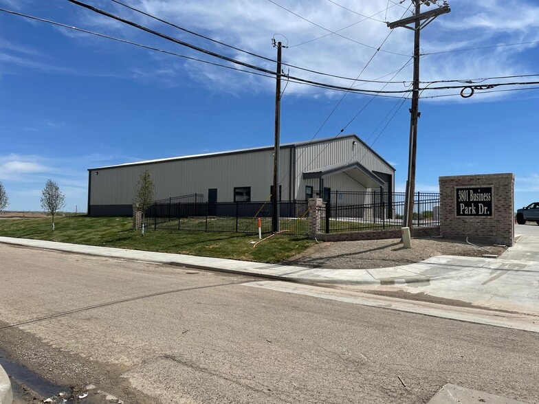 3801 Business Park Dr, Amarillo, TX à vendre - Photo du bâtiment - Image 2 de 5