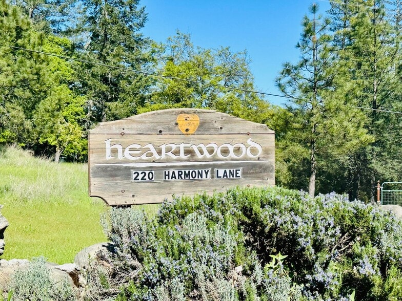 220 Harmony Ln, Garberville, CA for sale - Building Photo - Image 2 of 20